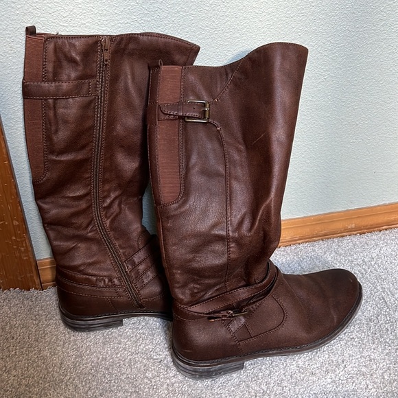 Size 9 brown heeled boots - Picture 2 of 5